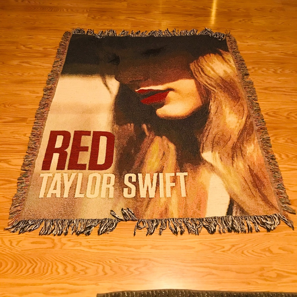 Taylor Swift Red tour throw blanket